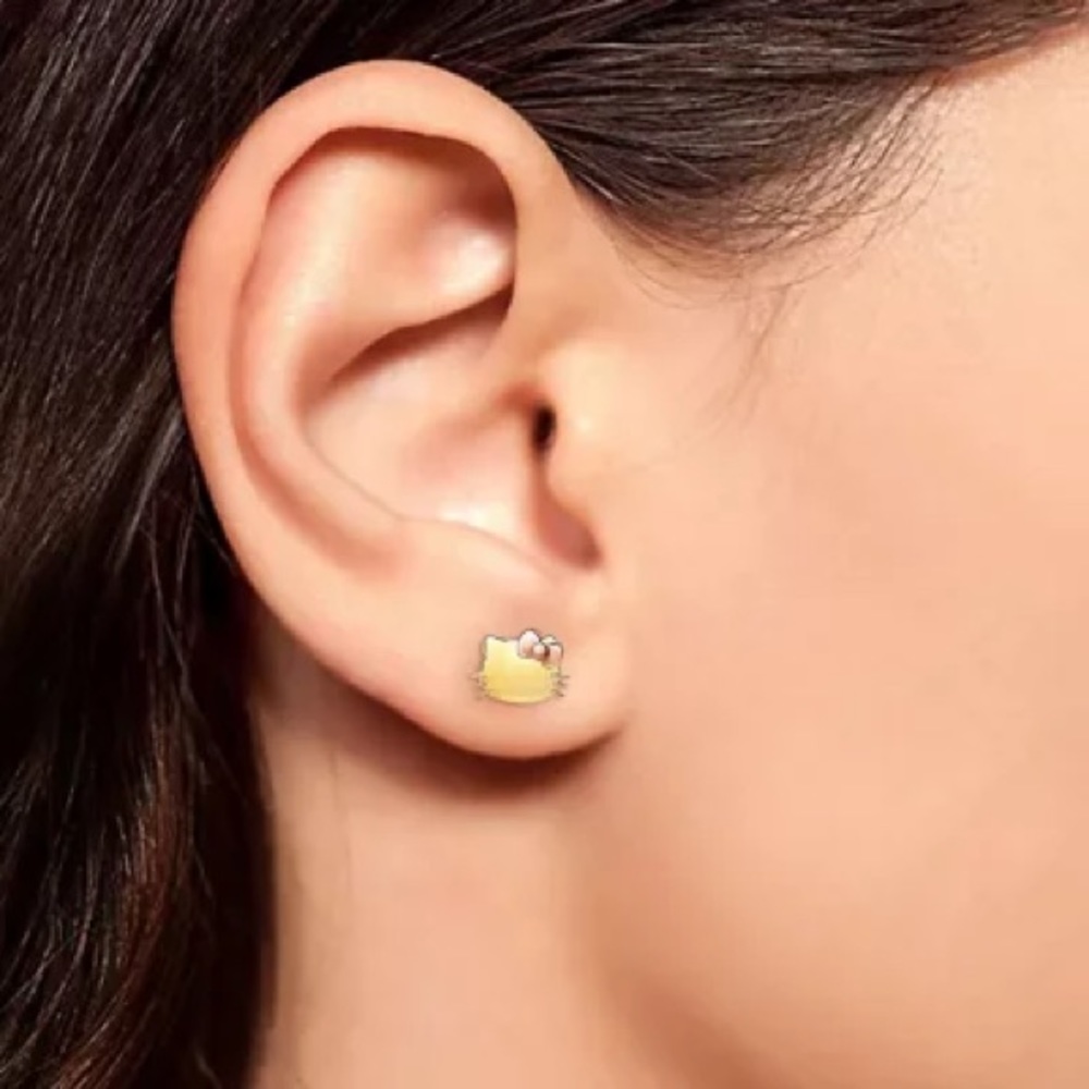 Hello Kitty Stud Earrings In 14K Gold NWT - Picture 4 of 4
